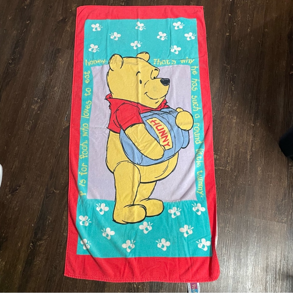 Vintage 1990s Winnie The Pooh Loves Honey Beach Towel